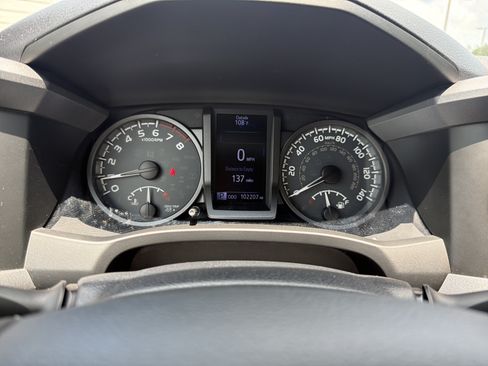 Used 2019 Toyota Tacoma TRD Off-Road AWD/4WD image 11