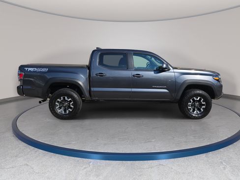 Certified 2023 Toyota Tacoma TRD Off-Road w/ Technology Package AWD/4WD image 4