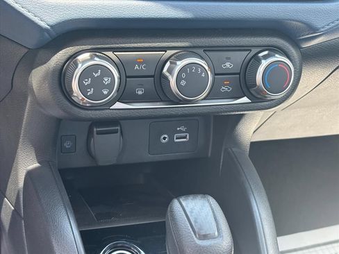 Used 2025 Nissan Versa SV FWD image 18