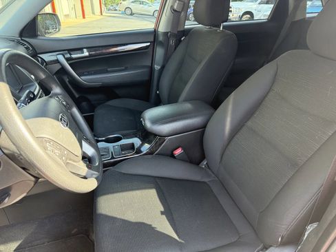Used 2014 Kia Sorento LX FWD image 8