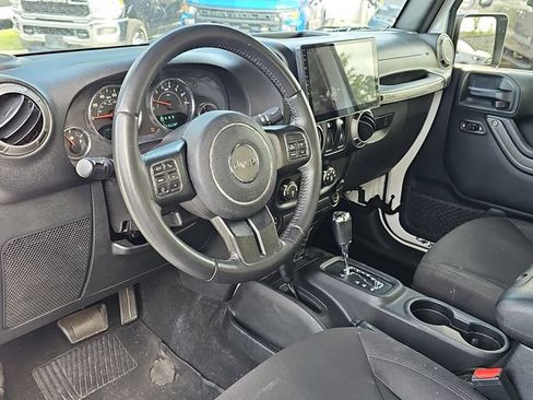 Used 2017 Jeep Wrangler Sport w/ Quick Order Package 24S AWD/4WD image 11