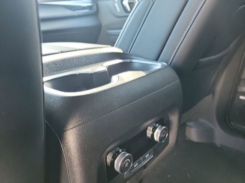 Used 2025 Buick Enclave Preferred w/ Power Package image 23