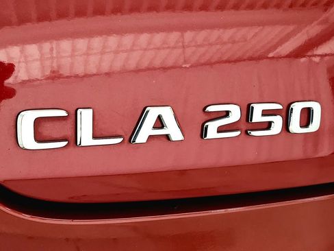 Used 2021 Mercedes-Benz CLA 250 4MATIC image 39
