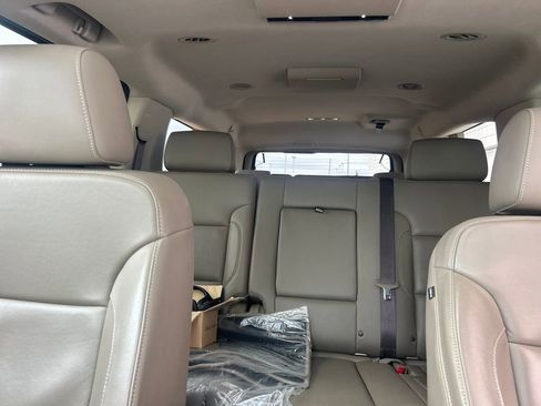 Used 2017 Chevrolet Suburban LT w/ Luxury Package image 18