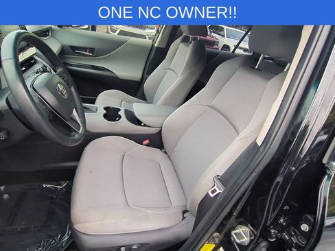 Used 2022 Toyota Venza LE image 21