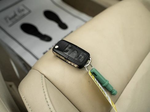 Used 2008 Volkswagen Eos Lux image 28