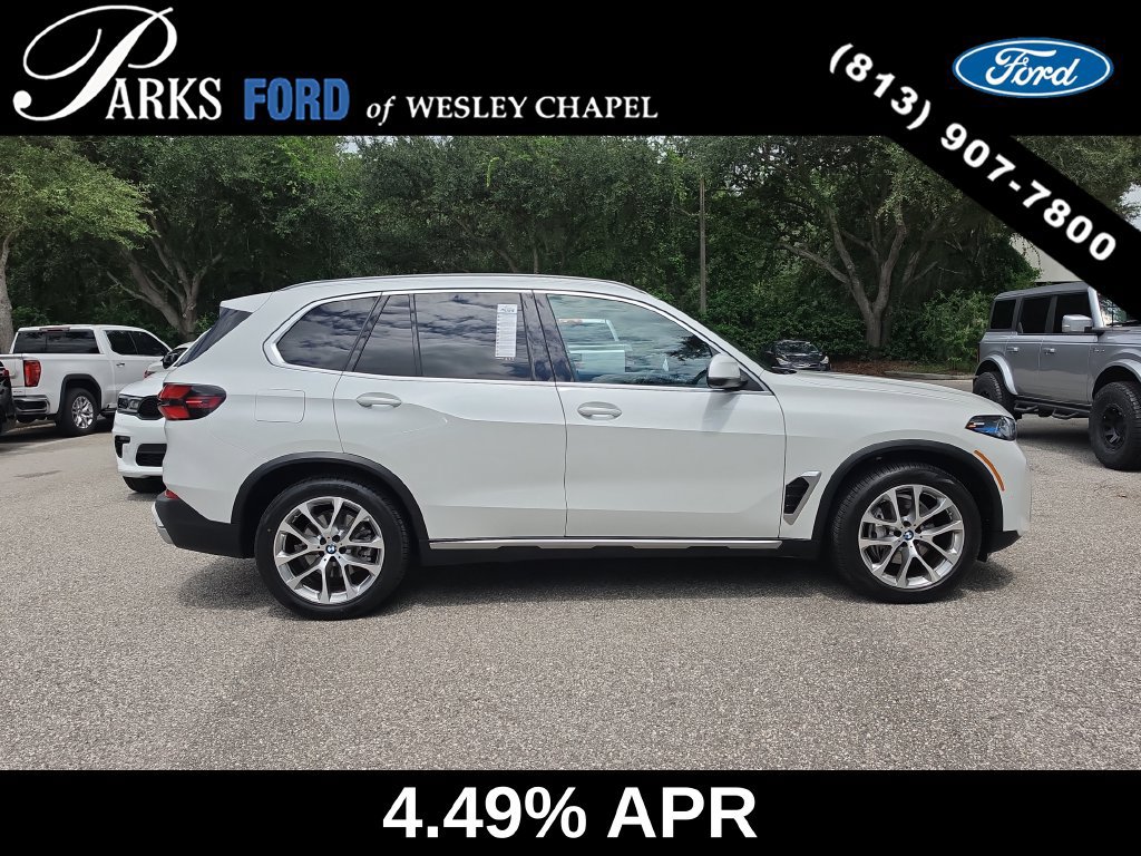 Used 2024 BMW X5 xDrive40i w/ Premium Package AWD/4WD image 4