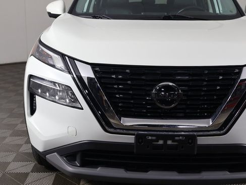 Used 2021 Nissan Rogue SV w/ Premium Package image 13