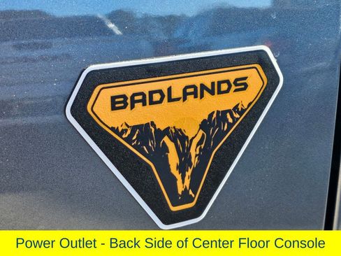 Used 2022 Ford Bronco Badlands image 35