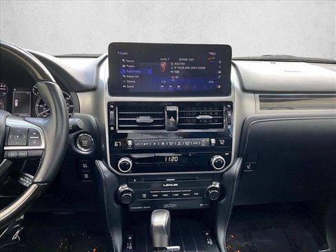 Used 2023 Lexus GX 460 Premium w/ Accessory Package AWD/4WD image 8