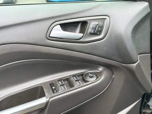 Used 2018 Ford Escape Titanium w/ Ford Safe & Smart Package AWD/4WD image 20