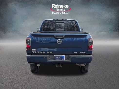 Used 2018 Nissan Titan SL w/ Chrome Package AWD/4WD image 6