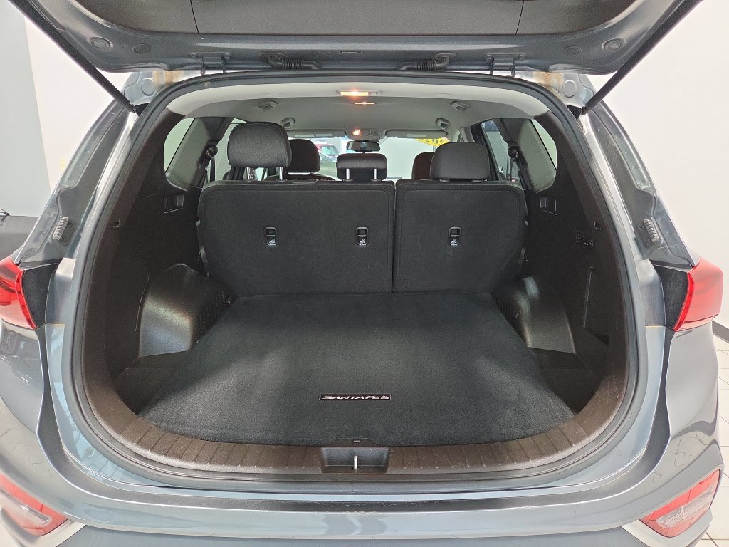 Used 2020 Hyundai Santa Fe SEL w/ Cargo Package FWD image 12
