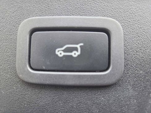 Used 2020 Jaguar E-PACE Checkered Flag image 12