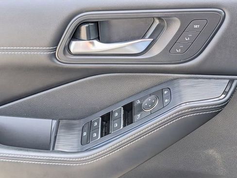Used 2023 Nissan Rogue SL w/ SL Premium Package FWD image 24