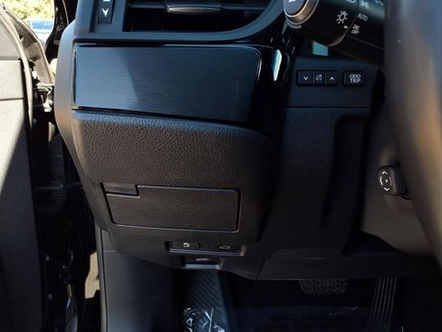 Used 2022 Lexus ES 300h w/ Premium Package image 13