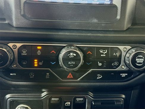 Used 2019 Jeep Wrangler Unlimited Sahara w/ Cold Weather Group image 15