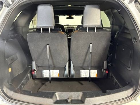 Certified 2019 Ford Explorer XLT w/ Equipment Group 202A AWD/4WD image 22