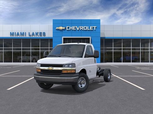 New 2026 Chevrolet Express 3500 w/ Power Convenience Package RWD image 8