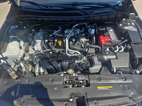 Used 2025 Nissan Altima 2.5 SV image 11