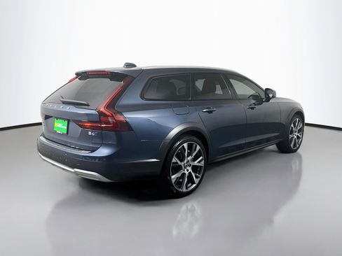 Used 2025 Volvo V90 B6 Cross Country Ultra w/ Protection Package Premier AWD/4WD image 10