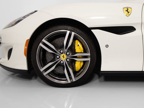 Certified 2020 Ferrari Portofino RWD image 10