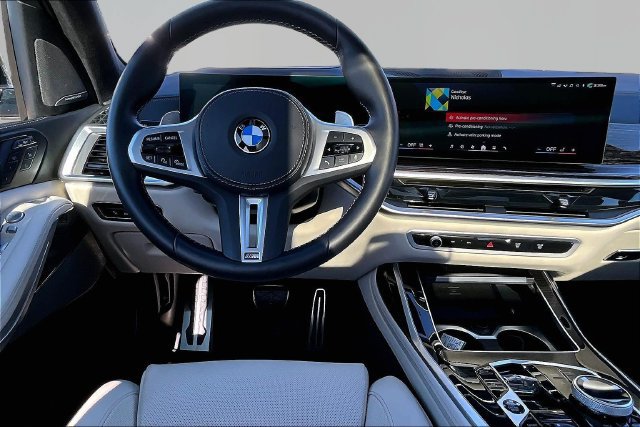 Used 2025 BMW X7 M60i w/ Executive Package AWD/4WD image 5