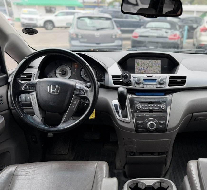 Used 2012 Honda Odyssey Touring Elite image 24