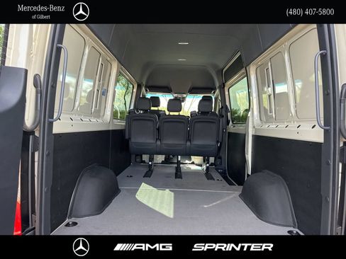 Used 2023 Mercedes-Benz Sprinter 2500 image 9