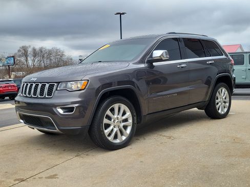 Used 2017 Jeep Grand Cherokee Limited w/ Trailer Tow Group IV image 2