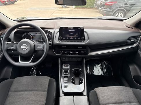 Used 2023 Nissan Rogue SV image 13