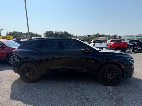 Used 2021 Chevrolet Blazer LT w/ Redline Edition FWD image 2
