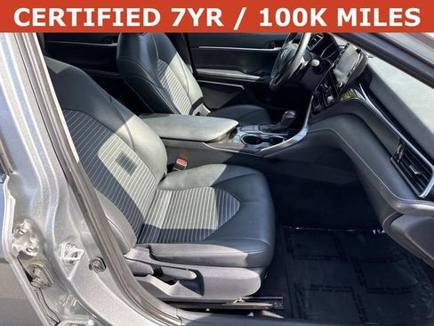 Used 2024 Toyota Camry SE w/ Cold Weather Package FWD image 9