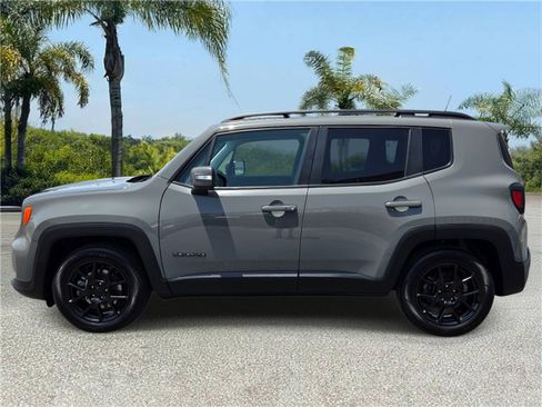 Used 2019 Jeep Renegade Altitude w/ Quick Order Package 2XM FWD image 2