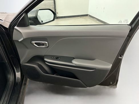 Used 2025 Kia K4 FWD image 33