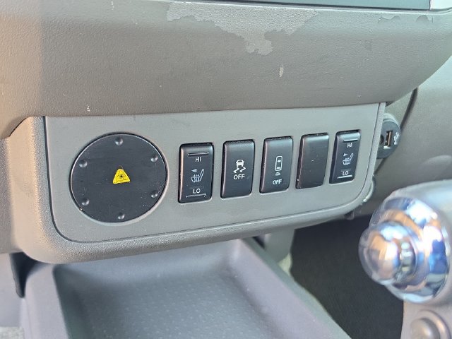 Used 2017 Nissan Frontier SV w/ SV Value Truck Package RWD image 25