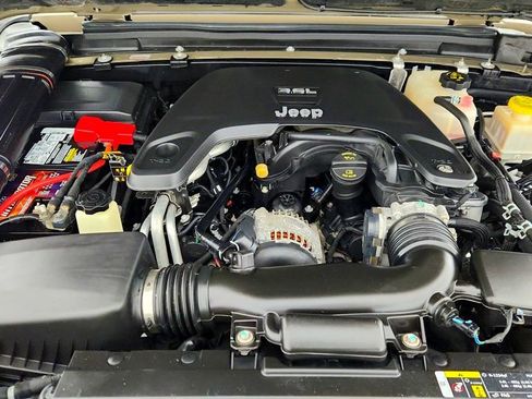 Used 2020 Jeep Gladiator Rubicon AWD/4WD image 27