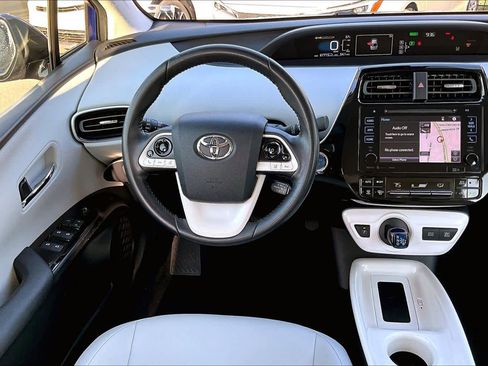 Used 2016 Toyota Prius Three Touring image 5