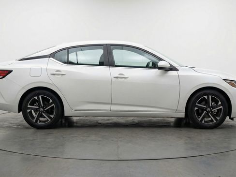 Used 2025 Nissan Sentra SV FWD image 11