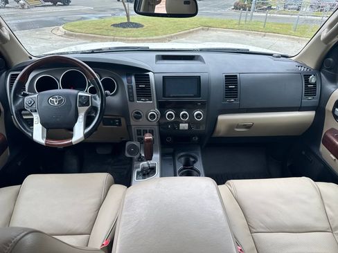 Used 2016 Toyota Sequoia Platinum AWD/4WD image 16