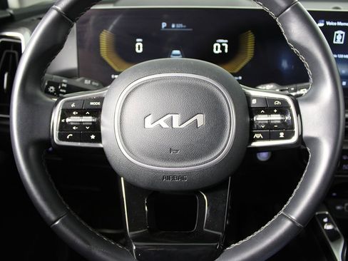 Used 2024 Kia Sorento S image 12