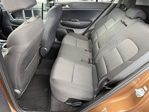 Used 2019 Kia Sportage LX image 12
