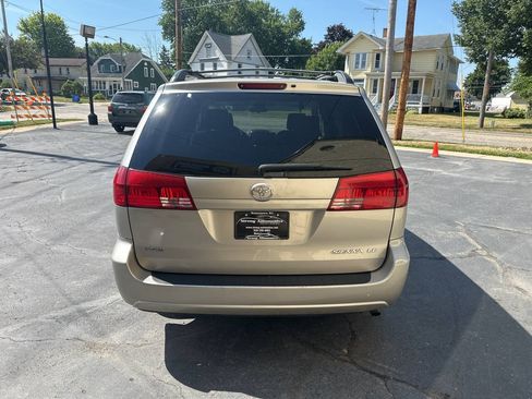 Used 2004 Toyota Sienna LE FWD image 3