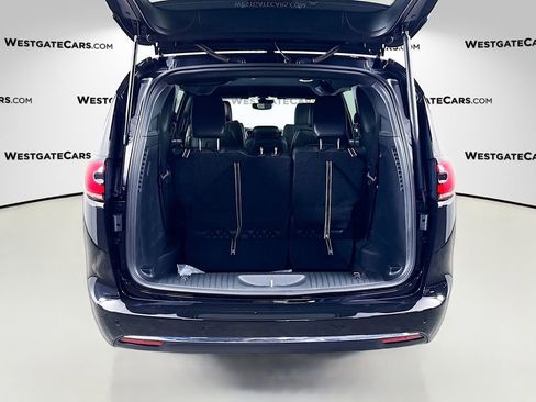 New 2026 Chrysler Pacifica Select image 22