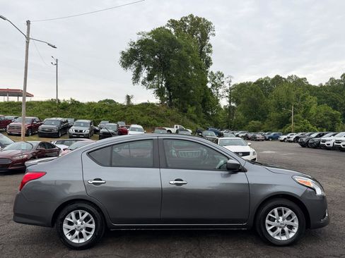 Used 2019 Nissan Versa SV w/ SV Special Edition Package FWD image 4