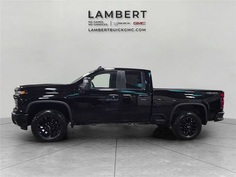 Used 2025 Chevrolet Silverado 2500 Custom w/ Custom Value Package image 2