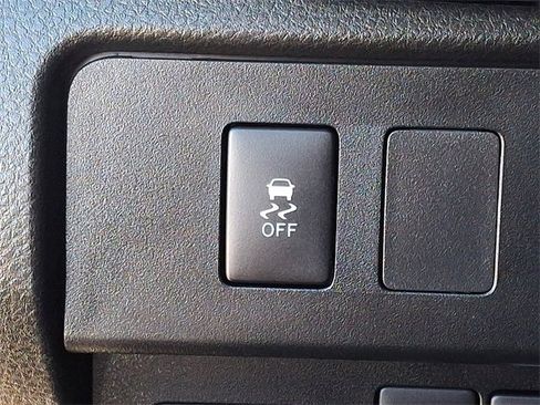 Used 2022 Toyota Tacoma TRD Sport image 27