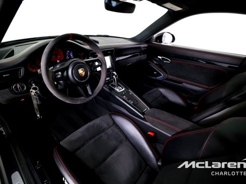 Used 2018 Porsche 911 GT3 RWD image 11