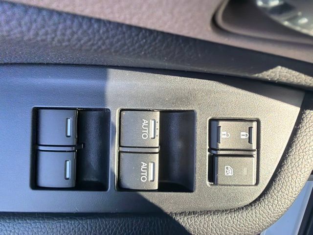 Used 2017 Honda Ridgeline RTS image 6
