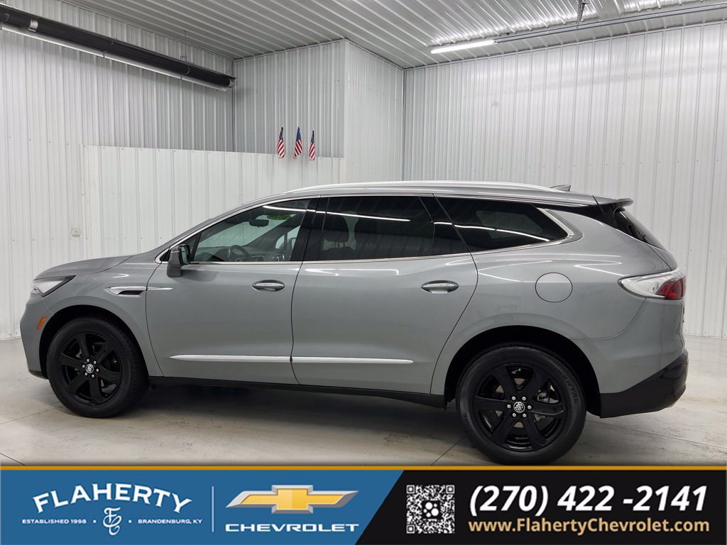 Used 2024 Buick Enclave Essence w/ Experience Buick Package FWD image 5
